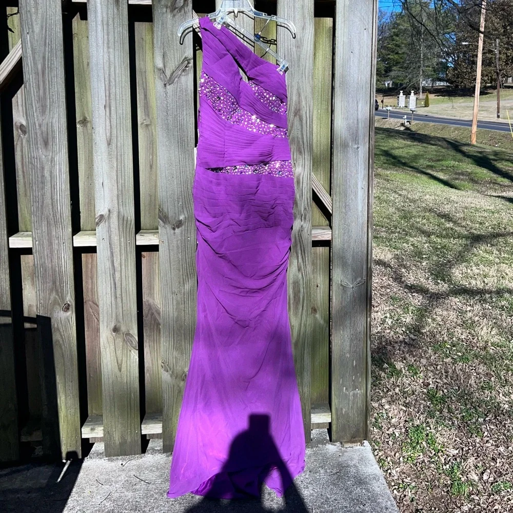 Judy Bridal one shoulder purple gown - Picture 2 of 14